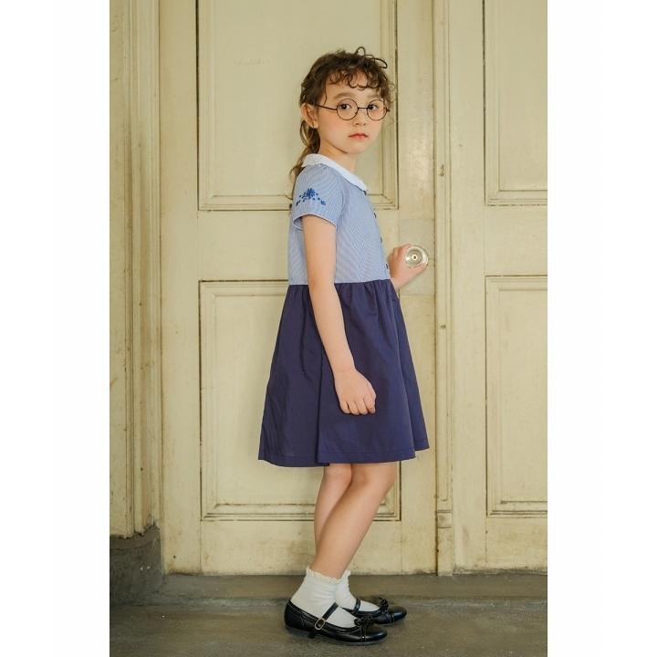 新品未使用正規品 子供服 女の子 半袖 普段着 通学着 ストライプ柄スカラップ襟つきボタン開きリボン付きドッキングワンピース ブルー むーのんのん Moononnon Aynaelda Com