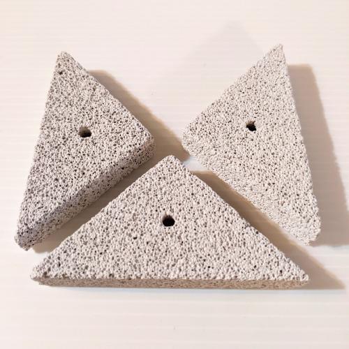 小動物用品　おもちゃ　かじり木　軽石　チンチラ　デグー　モモンガ　ハムスター　モルモット　うさぎ　小鳥　かりかり軽石チップス |  | 01