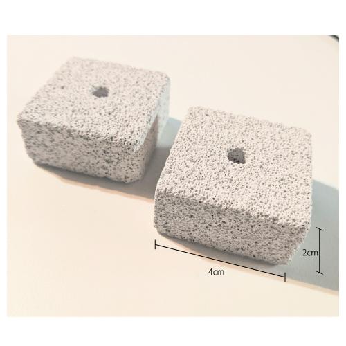 小動物用品　おもちゃ　かじり木　軽石　チンチラ　デグー　モモンガ　ハムスター　モルモット　うさぎ　小鳥　かりかり軽石キューブ |  | 02