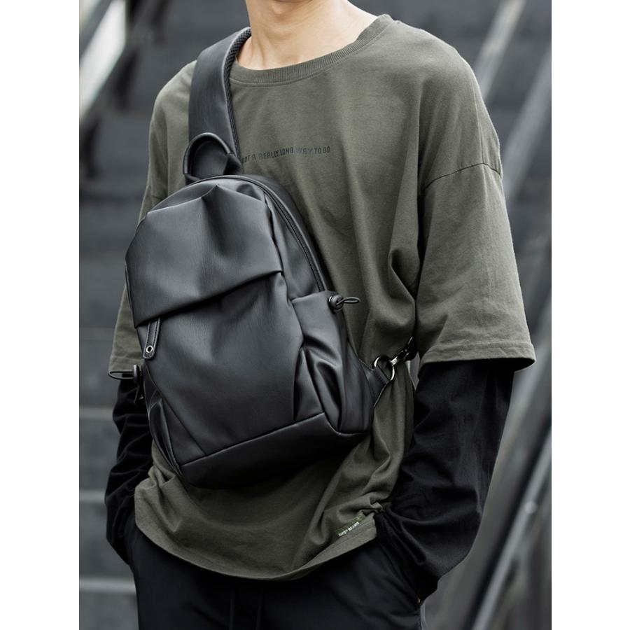 ボディバッグ レザー メンズ 斜めがけ 縦型 ワンショルダーバッグ クッション付き ウエストバッグ iPad収納 メッセンジャーバッグ 自転車鞄かばん 運動バッグ | 