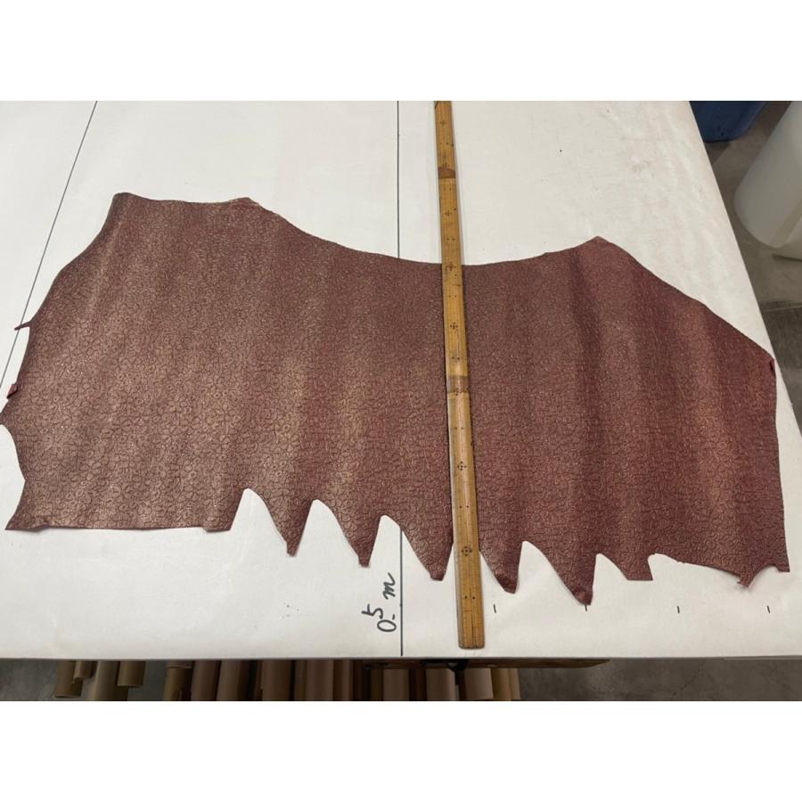 ※写真現物のみ　本革　メタリック 花柄 型押し 厚み1.2mm 133 ワイン | 