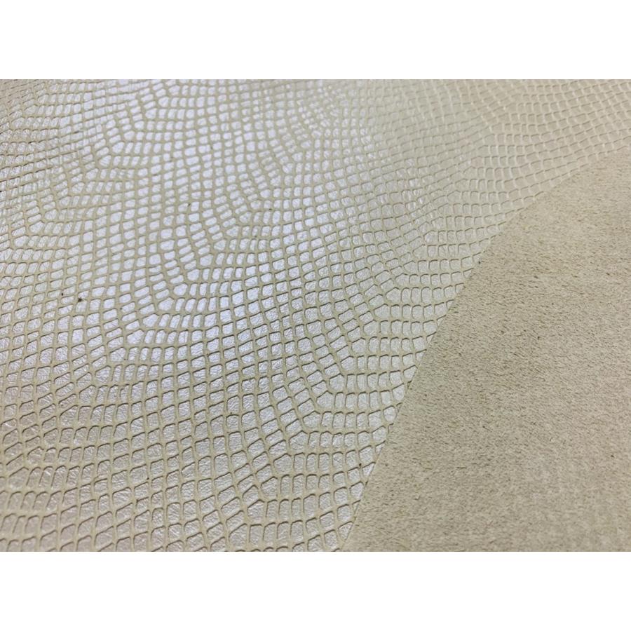 ※写真現物のみ　本革　レザー スネーク 型押し メタリック ベージュ 厚み1.3mm クラフト DIY　70 |  | 03