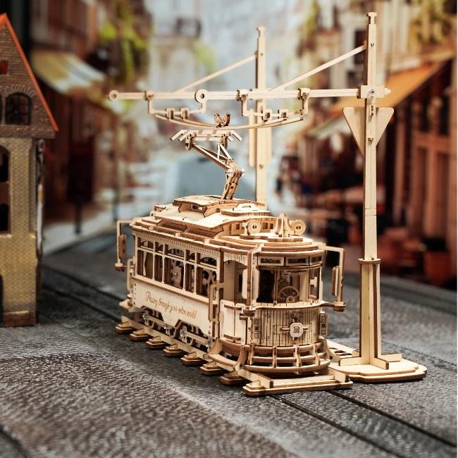 立体パズル 木製パズル 3Dウッドパズル DIY つくるんです！ ゼンマイ式で動くウッドパズル クラシックシティトラム 664645-LK801 日本語説明書付き