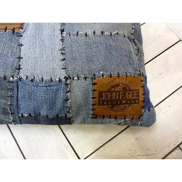 ジーンズのデニム生地のクッション、おしゃれでかわいいパッチワーク