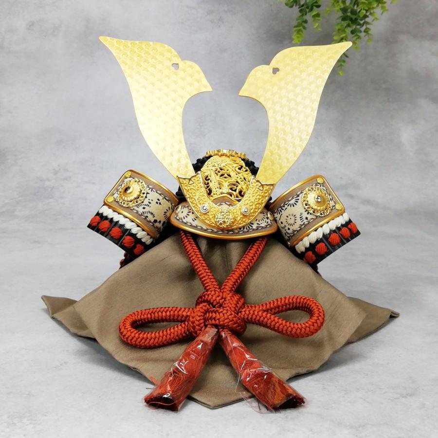 平安豊久 【完売】五月人形 兜飾り 雄山作 天照兜 7号 LED付衝立台飾り