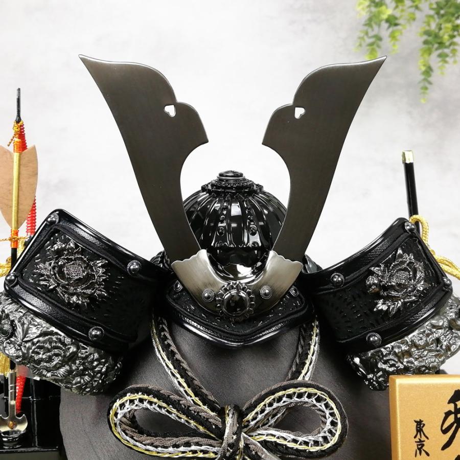 久月 五月人形 黒色兜 鯉装飾 専用箱付き 久月 期間限定セール 五月人形 兜飾り 5号 アクリルケース飾り 流水紋
