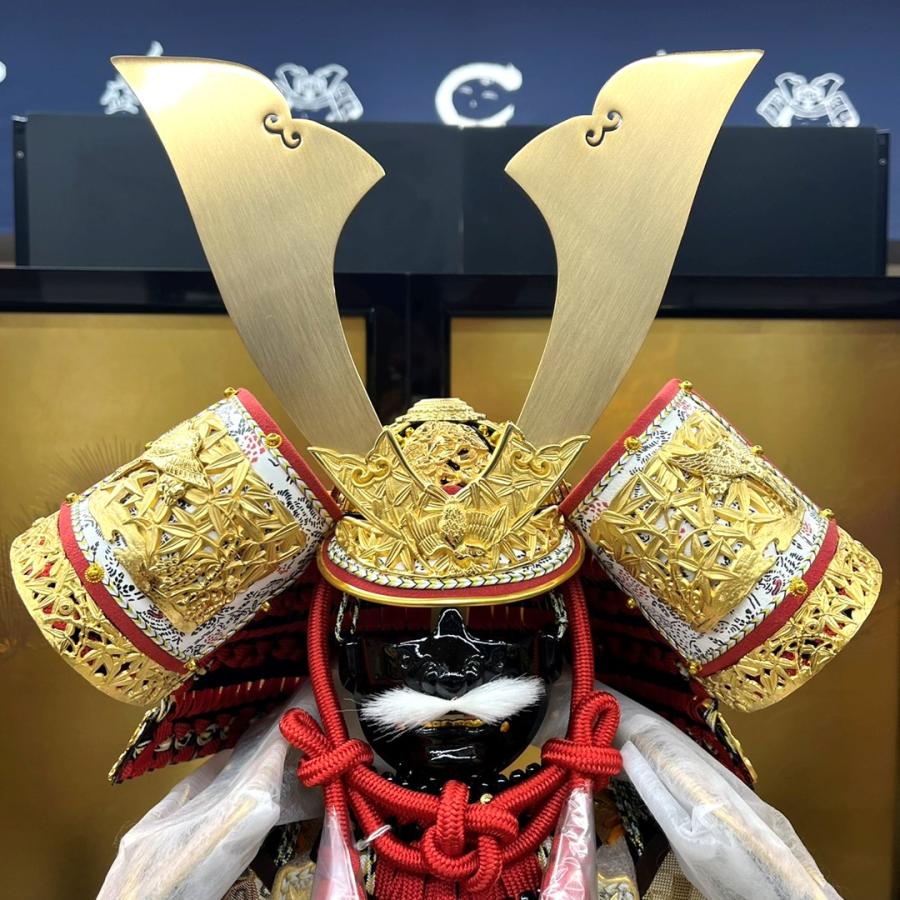 五月人形平飾り 大越忠保作 春日大社国宝模写 12 竹虎之大鎧  艶消し鍬形  正絹忍び緒 赤糸縅 黒塗小札 金松屏風毛氈飾りセット_3