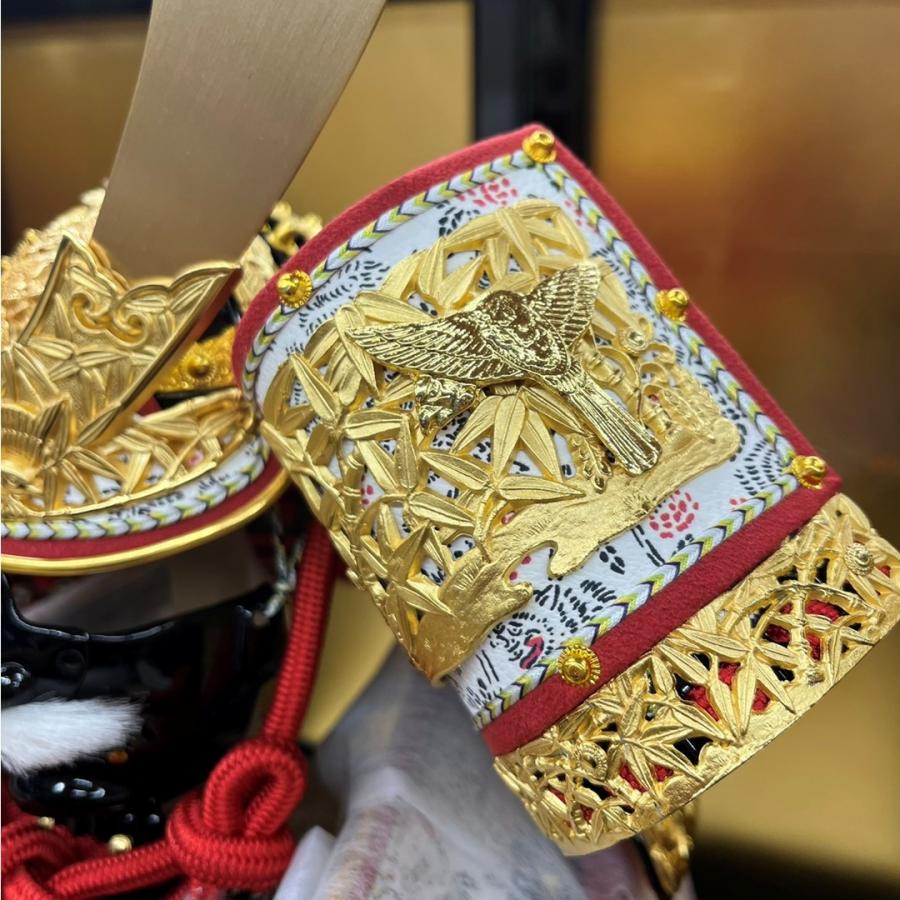 五月人形平飾り 大越忠保作 春日大社国宝模写 12 竹虎之大鎧  艶消し鍬形  正絹忍び緒 赤糸縅 黒塗小札 金松屏風毛氈飾りセット_4