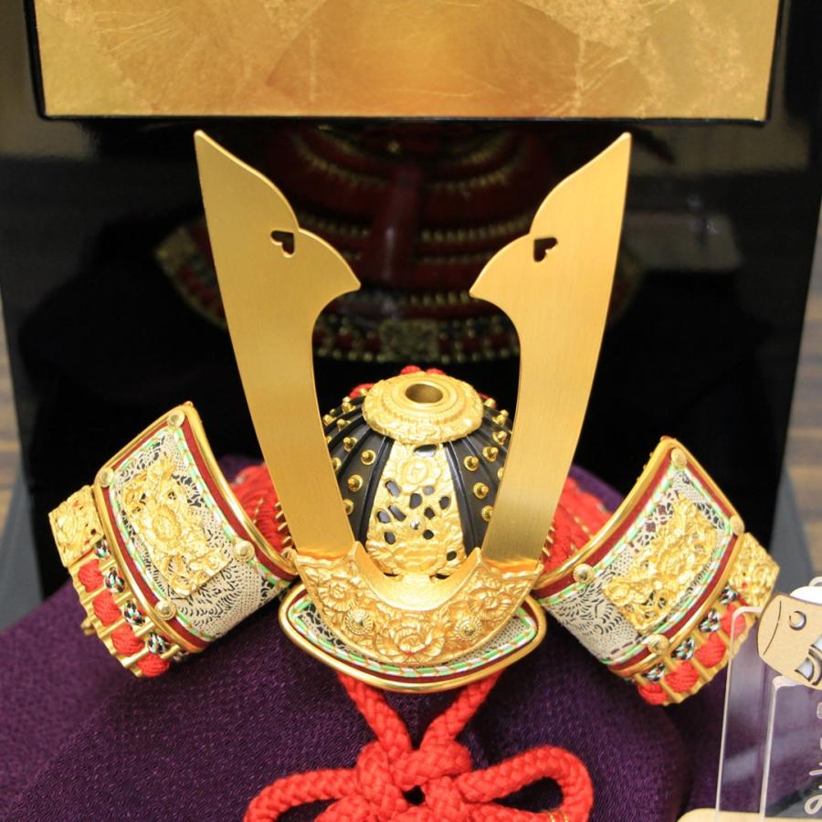 五月人形 6号 純金箔押小札赤糸大鍬兜 正絹忍び 黒塗り衝立飾り 五月人形 6号 純金箔押小札赤糸大鍬兜 正絹忍び 黒塗り衝立飾り