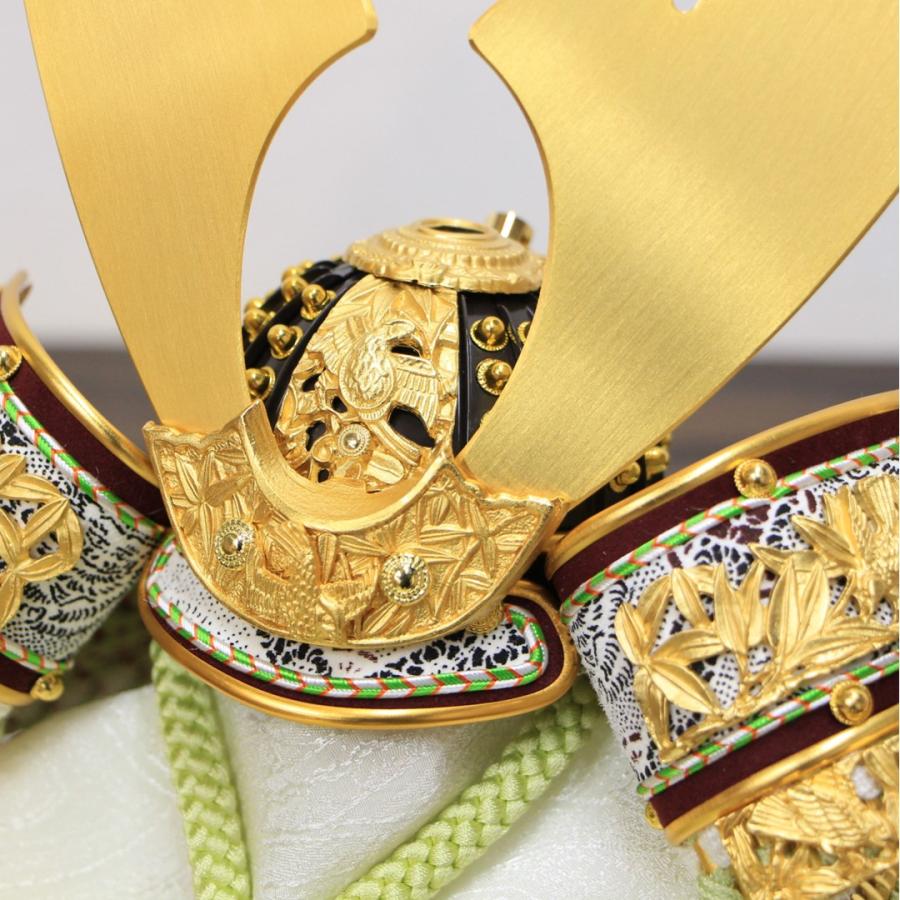五月人形 8号 純金箔押小札黄緑糸縅竹雀兜 国宝デザイン LED緑ぼかし金銀チラシ二曲屏風38cm白木収納箱セット 弓太刀付き_9