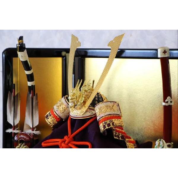 京製兜飾り213裾裏兜朱赤セット平安住一水作（兜平飾り） : 人形の