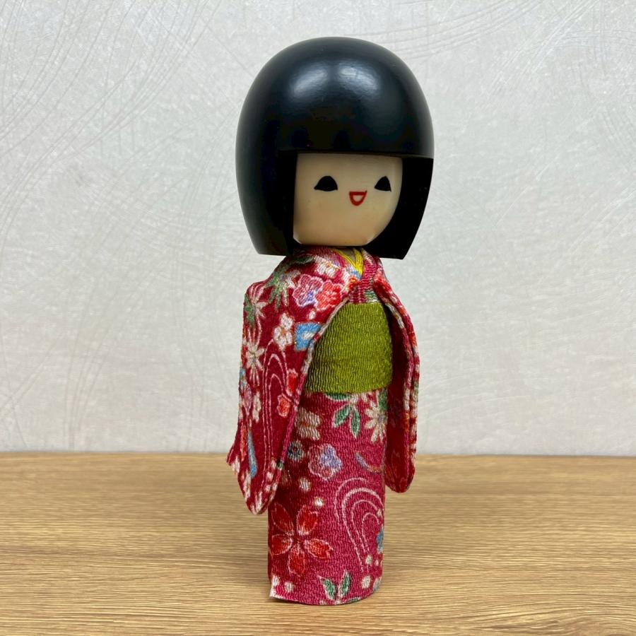 衣裳こけし 笑顔 ピンク衣装 日本のお土産に大人気 日本製 木製 民芸品