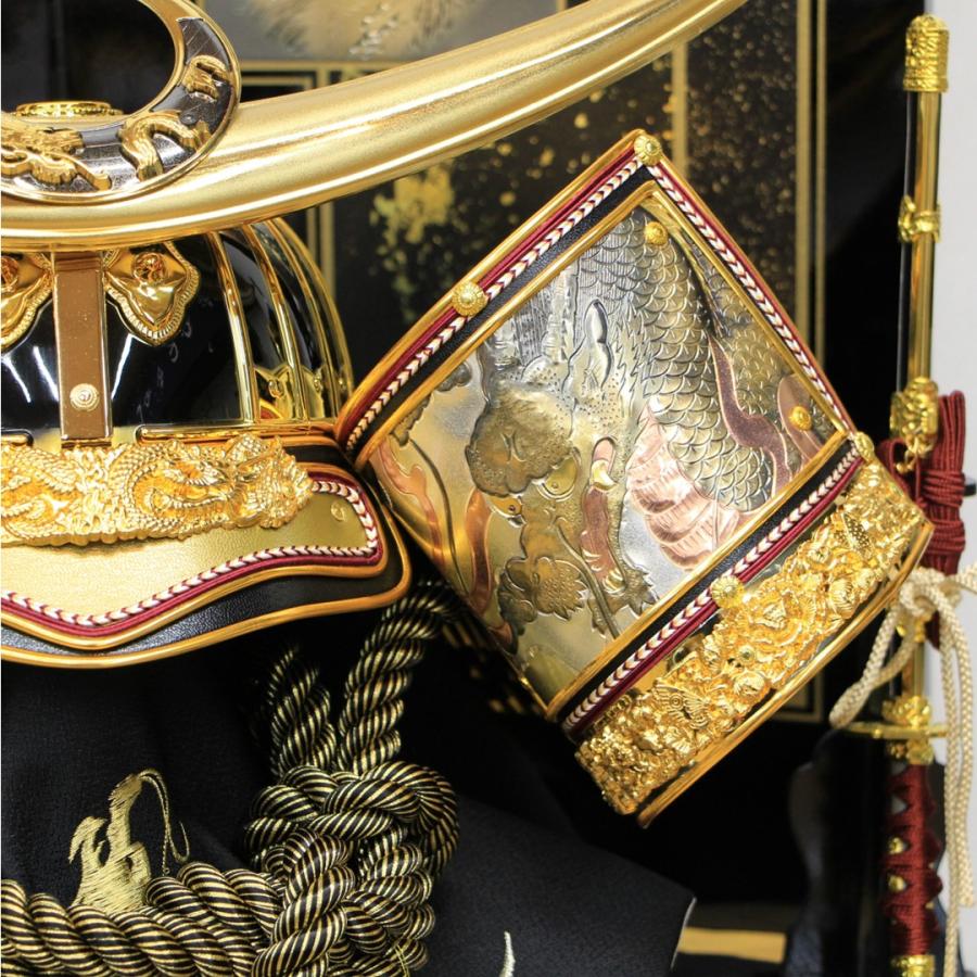 五月人形 子供 着用兜 収納飾り 28号 金上杉着用兜 金襴竜虎収納飾り