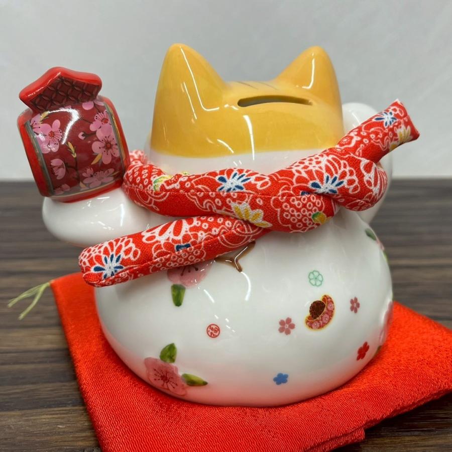 招き猫 貯金箱 三毛猫 陶器 置物　二匹 開運小槌招き猫 貯金箱 陶磁器 座布団付き : 人形のモリシゲ - 通販