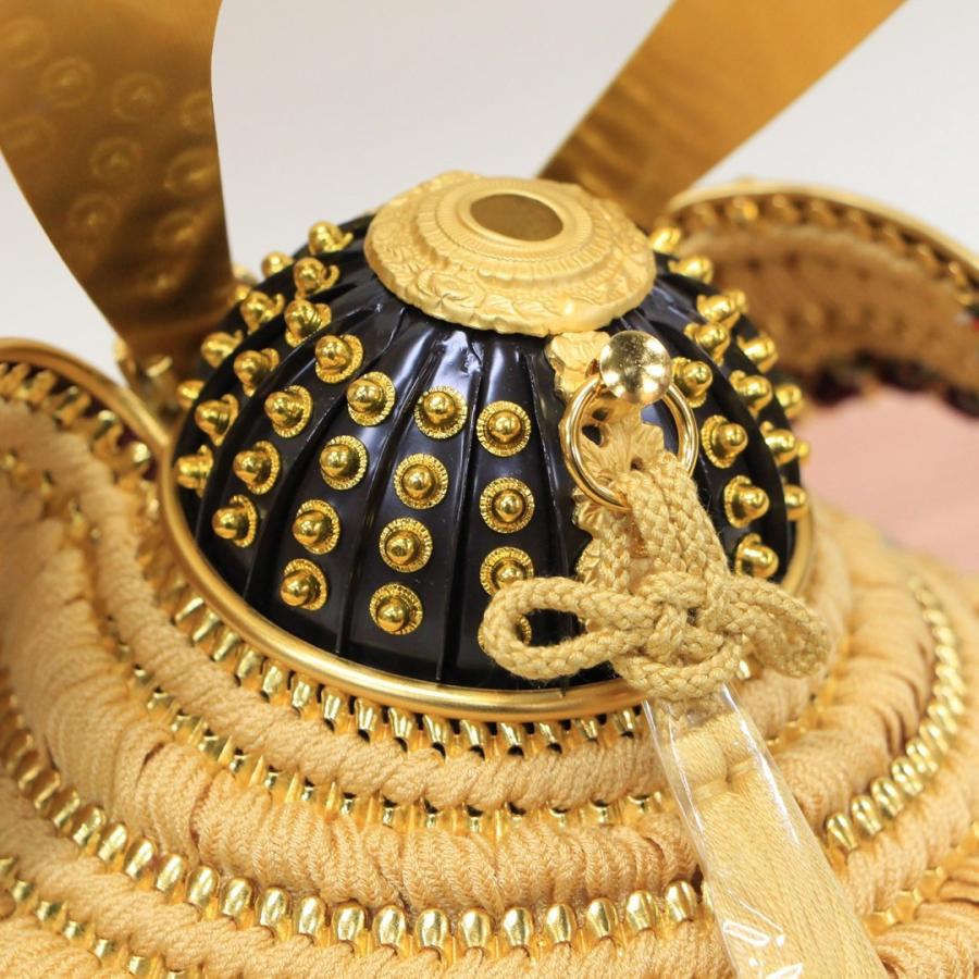 兜飾り(金属) 五月人形 平飾り コンパクト 兜飾り 一徳作 8号 純金箔押小札錆朱大鍬