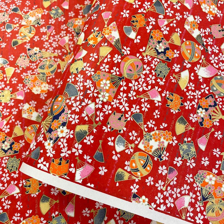 友禅和紙 華やか 扇と小桜を散りばめて 毬 糸巻 赤地 大判 約63x93cm