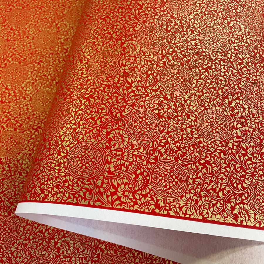 金色が華やかな加賀友禅 和紙 唐草紋様 赤 大判 約63x93cm : 森田和紙