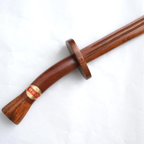 カンフー武具・木製青龍刀（柳葉刀） 赤樫もしくはブナ木製 : お土産