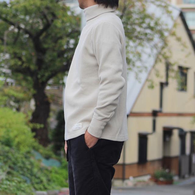 コリンボ COLIMBO/コリンボ Newkirk Turtleneck Thermal Milk