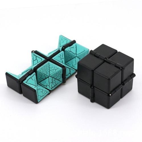 インフィニティキューブ 無限キューブ 多面体 くす玉 ユニーク 面白い パズル おもちゃ おしゃれ かっこいい 海外で人気 ケースにダメージあり Infinitycube Kusudama D もっちもち本舗 通販 Yahoo ショッピング