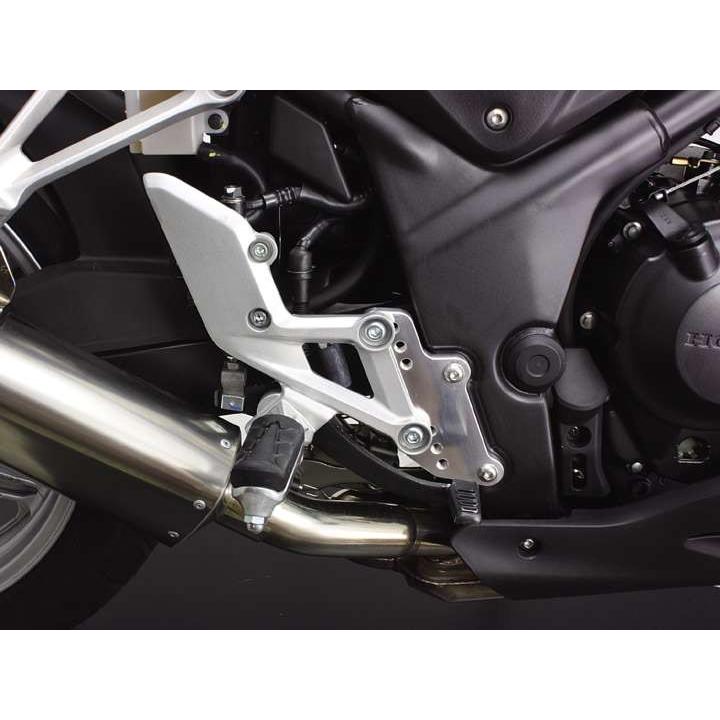 CBR250R(11-16/MC41)用 ステップオフセットプレート(ポリッシュ) ｜ハリケーン_2