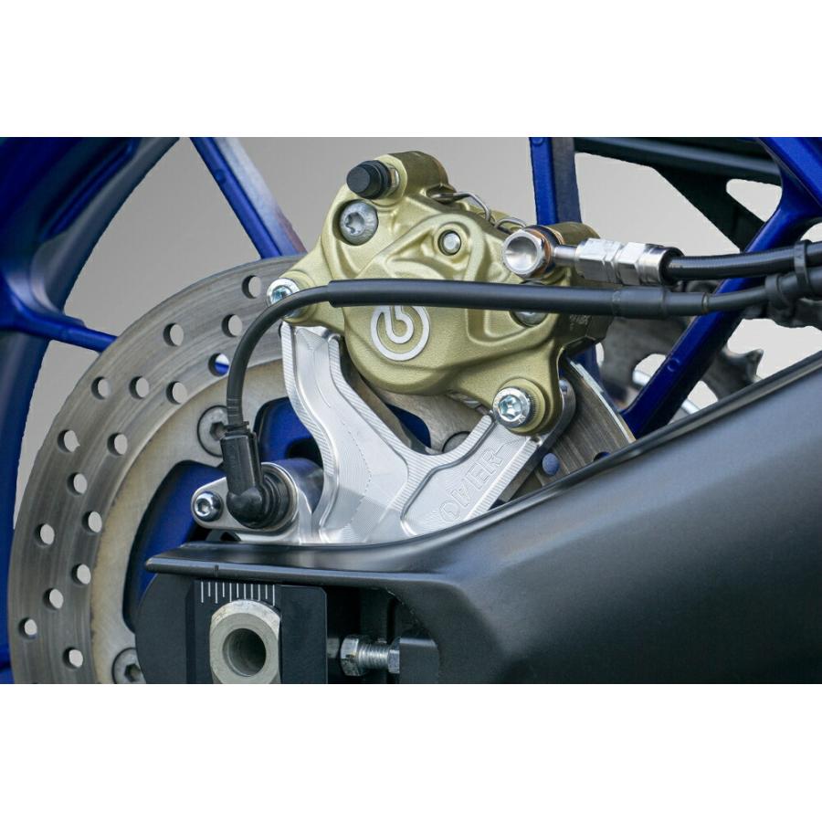 bremboキャリパー シルバー　OVER RACING キャリパーサポート付き OVER RACING（オーバーレーシング） リアキャリパーサポート ブレンボ