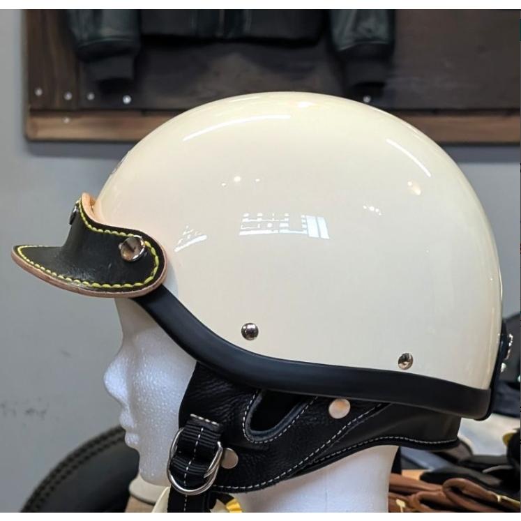 ⚪︎激渋⚪︎本革ヘルメットバイザー　定番カラー　人気の生成り 受注生産【 CHARGE UP オリジナル 】 極厚ヌメ反りバイザー チャージ