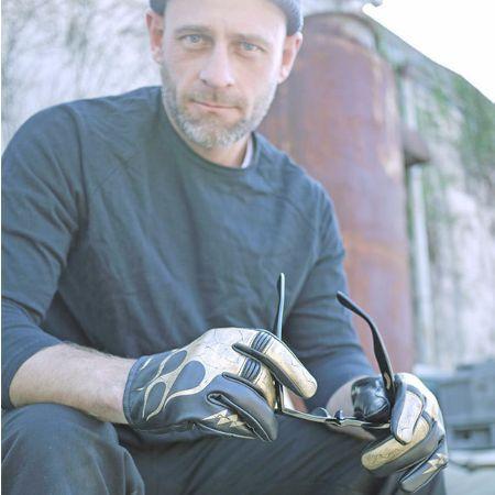 Vin＆Age 牛革 ゴールドメタリックフレアーパターン ショート