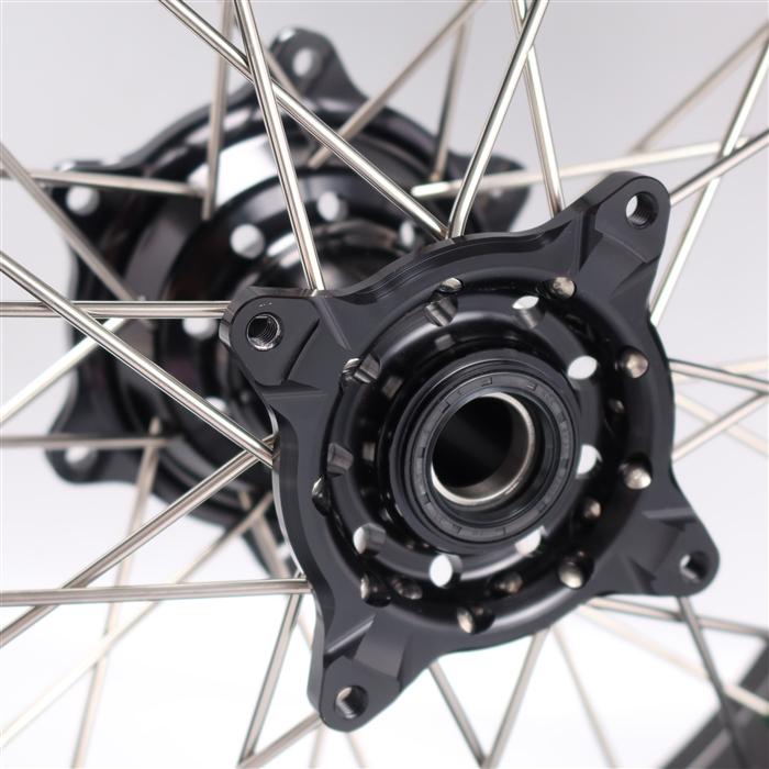 ◇展示品 KX125/KX250 KX250F/KX450F KLX450R ZETA Z-WHEEL AR1 リア