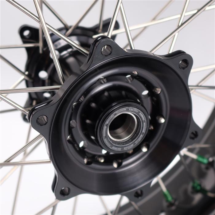 ◇展示品 KX125/KX250 KX250F/KX450F KLX450R ZETA Z-WHEEL AR1 リア