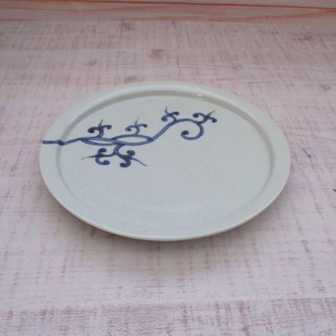 有田焼 お皿 丸皿 プレート 染付 竜唐草 天平七寸皿 岡晋吾 シンプル
