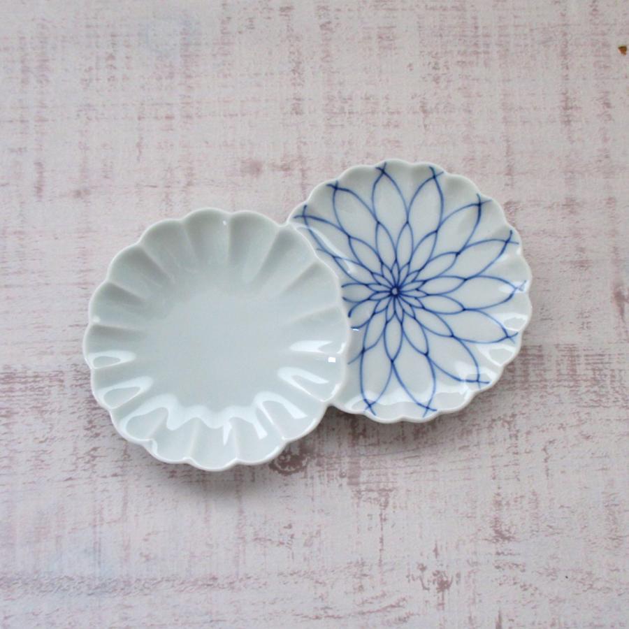 波佐見焼 染付 網 小分け菊皿 二品盛 小皿 薬味皿 豆皿 シンプル 菊型
