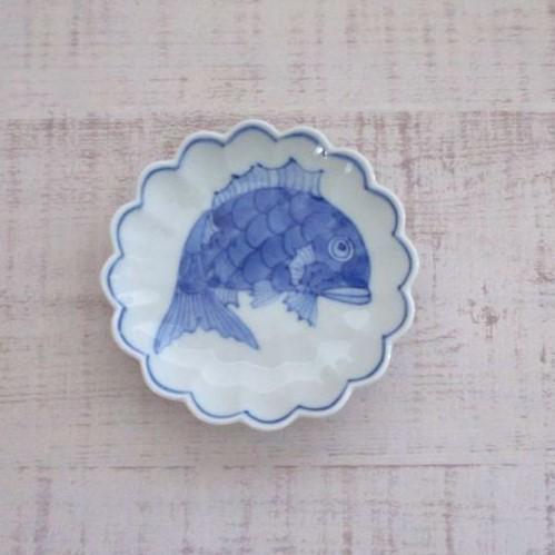 有田焼 染付 めで鯛菊型 3.5寸皿 小皿 取皿 渓山窯 手描き 上品 縁起物
