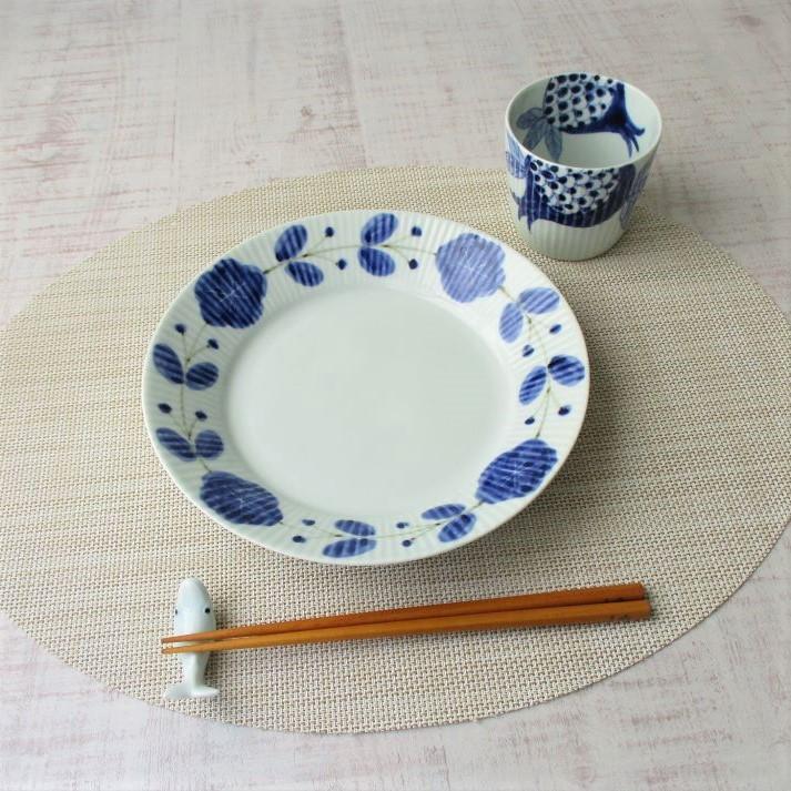 有田焼 皓洋窯 染付 さび花つなぎしのぎ7寸皿 シンプル おしゃれ