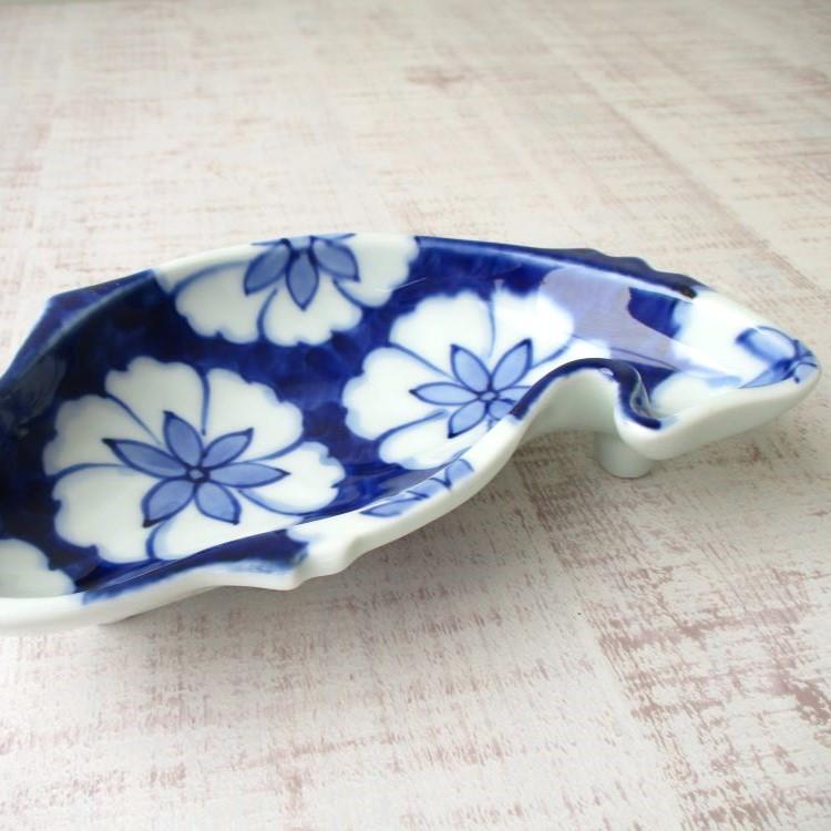 有田焼 染付 濃花絵 魚型三つ足鉢 多用鉢 刺身 鉢 お皿 美しい 上品