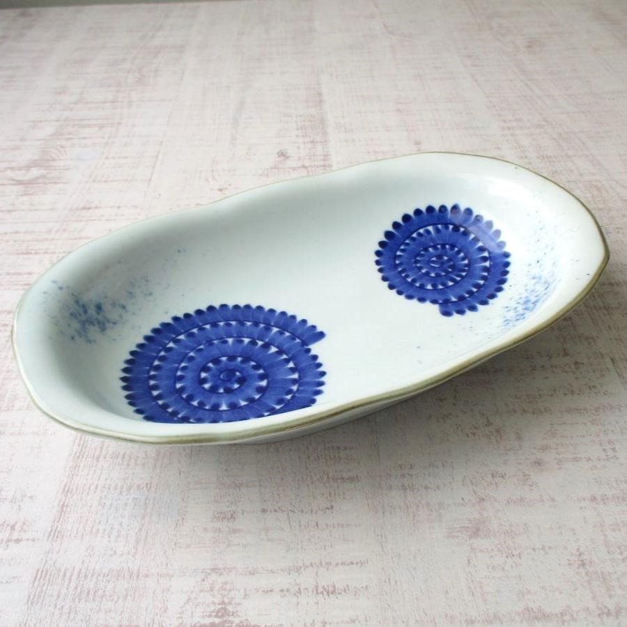 最終値下げ　伊万里　染め付け楕円皿 伊万里焼 寛右衛門窯 染付菊唐草楕円皿 | MatsuBokkuri