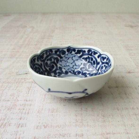 鉢■色絵染付「弥左衛門」花唐草 鳥 花弁型 丸鉢 平鉢 菓子器 時代物 骨董品■ 鉢□色絵染付「弥左衛門」花唐草 鳥 花弁型 丸鉢 平鉢 菓子