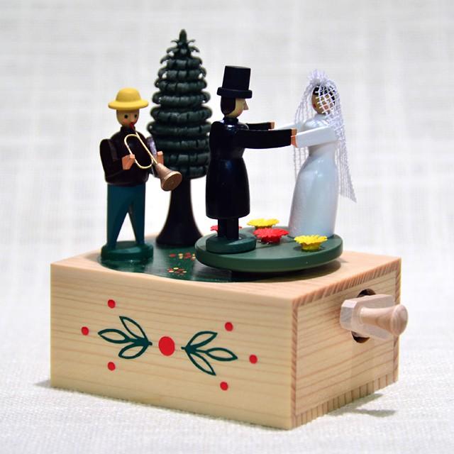 ドイツ木工芸品・手回しオルゴール　結婚式