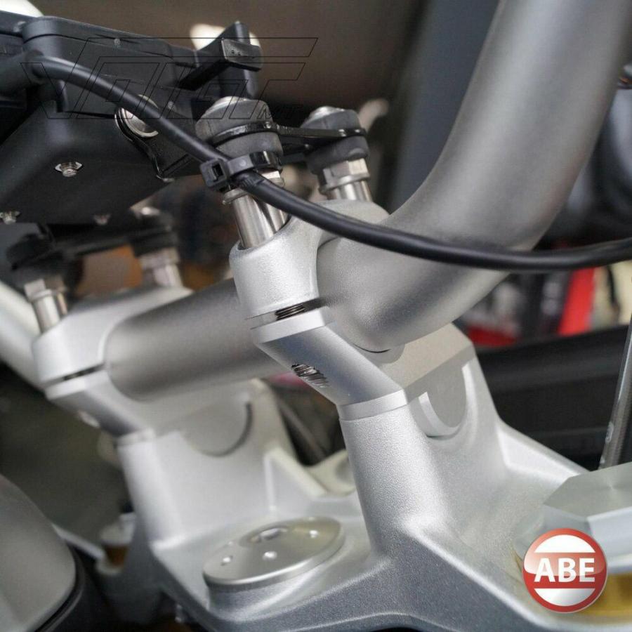  R1250R用ハンドルライザー BMW R1250R ハンドル ライザー 30mmアップ/21mmオフセット VOIGT