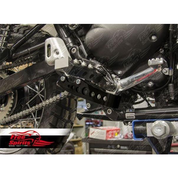Free Spirits リアマスタシリンダーガード Scrambler ブラックの画像