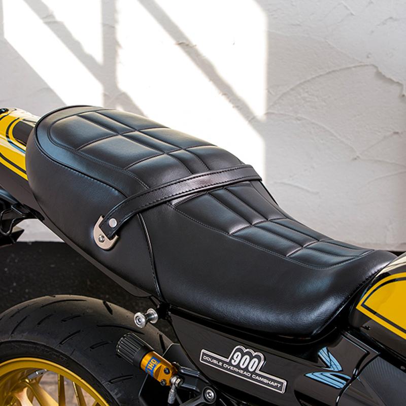 【走行距離10km！】Z900RS　純正シート 走行距離10km！】Z900RS 純正シート 走行距離10km！】Z900RS 純正