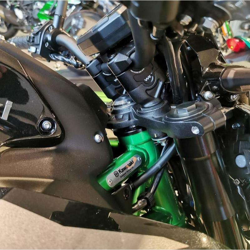 Z900 17- ハンドルバーライザー 25mm UP ブラック VOIGT MOTO TECHNIK
