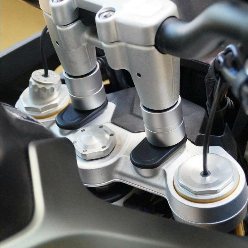 トライアンフ  タイガー1200GTエクスプローラー ハンドル ライザー 40mmUP VOIGT MOTO TECHNIKの画像