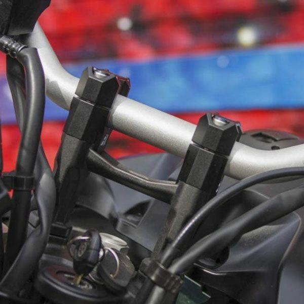 ヤマハ テネレ700 20- 30mmハンドルバーライザー ブラック