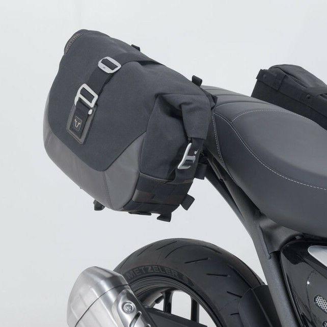 トライアンフ スピード400/スクランブラー400X サイドバッグシステム