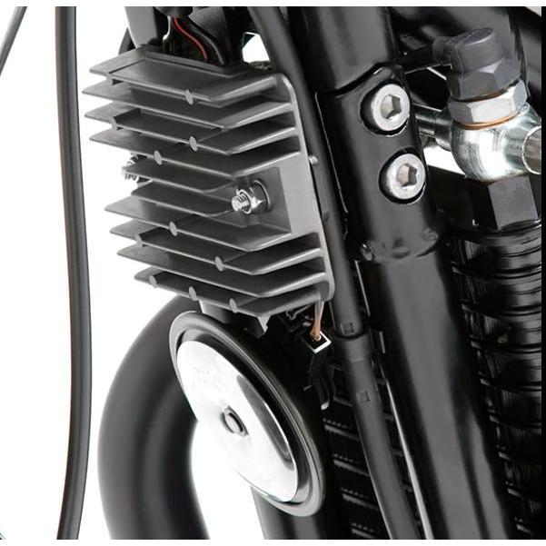 空冷ツイン ボンネビル T100 スラクストン レギュレーター移設