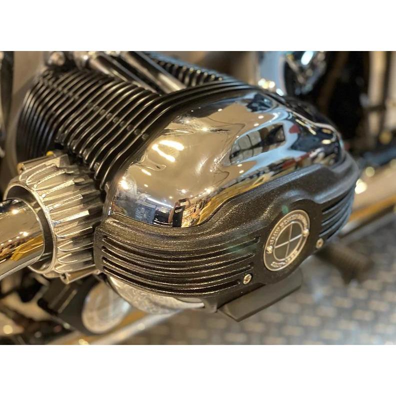 BMW R18 シリンダー カバー ブラック シルバーロゴ DKdesign