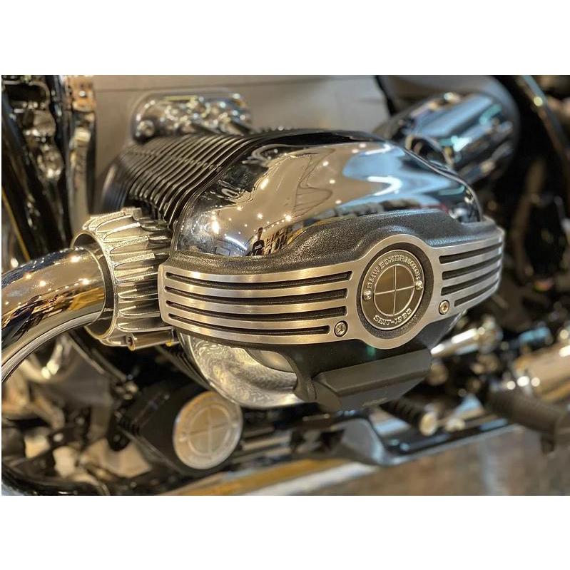 BMW R18 シリンダー カバー コントラスト シルバーロゴ DKdesign