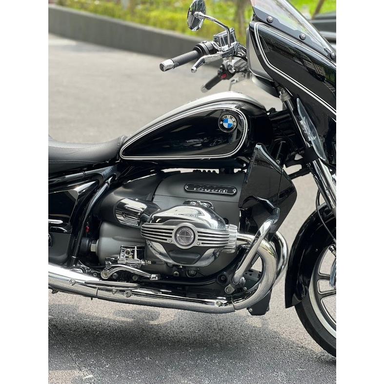 BMW R18 シリンダー カバー コントラスト シルバーロゴ DKdesign