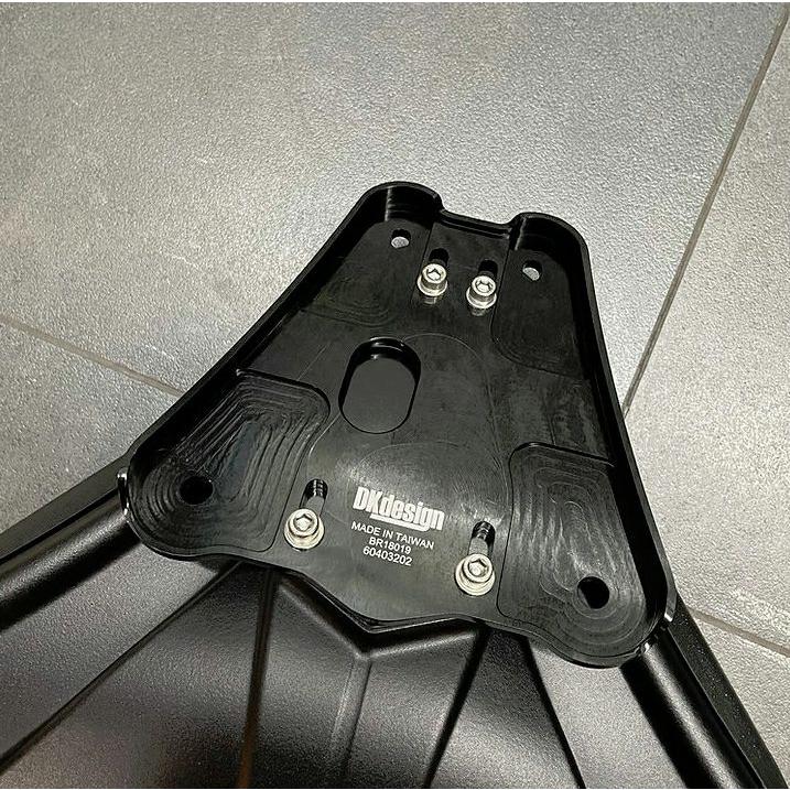 BMW R18/R18 アジャスタブル ソロシート ブラケット DKdesignの画像